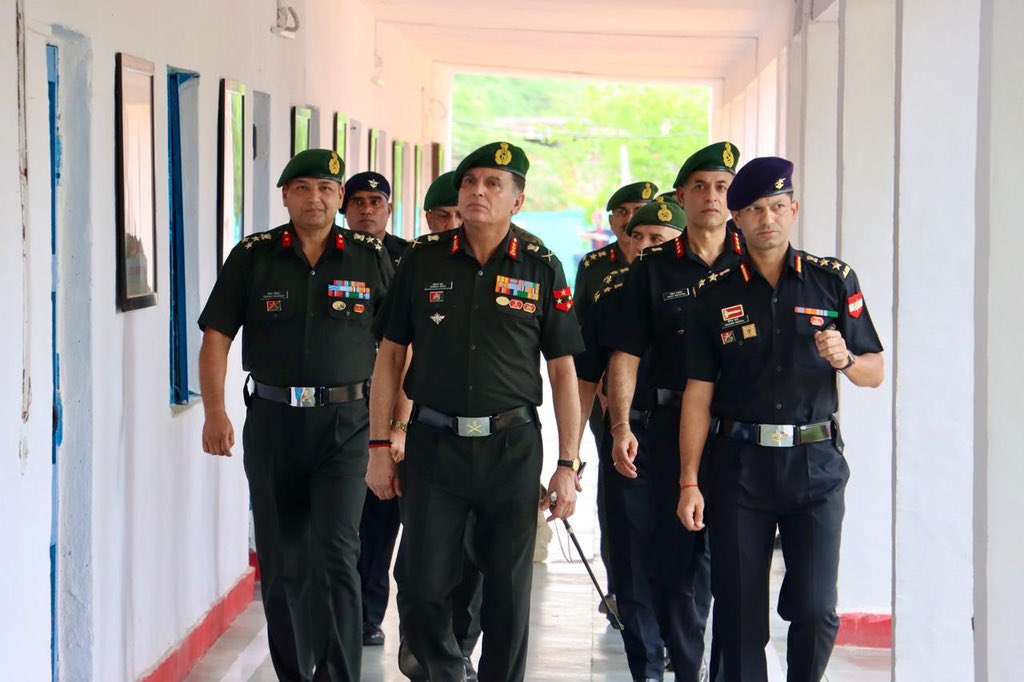 IaSouthern's tweet photo. Lt Gen Dhiraj Seth, Army Commander visited the #DesertCorps to review operational readiness and logistics resilience. The Army Commander was briefed on the recent innovations enhancing combat effectiveness. Commending the Konark Corps, he emphasised the importance of maintaining high state of vigilance and being future ready. He motivated all Ranks to continue striving for operational excellence, highlighting their critical role in our mission.
Army Commander's visit underscores Konark Corp’s commitment to innovation and professional proficiency inspiring personnel to enhance operational effectiveness and battle resilience.
The Army Commander also took a windshield tour of Jodhpur Military Station and was shown the recently renovated JCO/ OR married accomodation and living quarters of soldiers. He appreciated the high standards and encouraged continued excellence. He also visited the integrated #Veteran centre and Aarogya Wellness Centre. Interacting with veterans he received positive feedback on amenities provided.
#IndianArmy
#OnPathToTransformation
