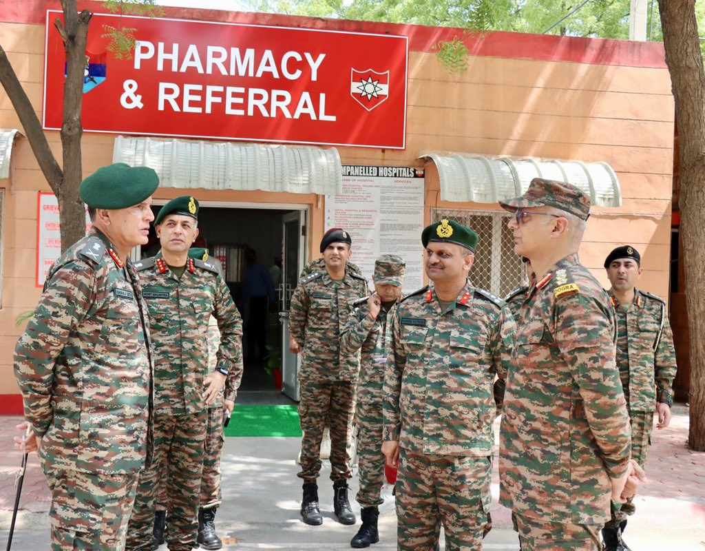 IaSouthern's tweet photo. Lt Gen Dhiraj Seth, Army Commander visited the #DesertCorps to review operational readiness and logistics resilience. The Army Commander was briefed on the recent innovations enhancing combat effectiveness. Commending the Konark Corps, he emphasised the importance of maintaining high state of vigilance and being future ready. He motivated all Ranks to continue striving for operational excellence, highlighting their critical role in our mission.
Army Commander's visit underscores Konark Corp’s commitment to innovation and professional proficiency inspiring personnel to enhance operational effectiveness and battle resilience.
The Army Commander also took a windshield tour of Jodhpur Military Station and was shown the recently renovated JCO/ OR married accomodation and living quarters of soldiers. He appreciated the high standards and encouraged continued excellence. He also visited the integrated #Veteran centre and Aarogya Wellness Centre. Interacting with veterans he received positive feedback on amenities provided.
#IndianArmy
#OnPathToTransformation