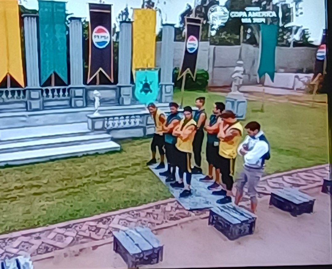 Soa_Cool's tweet photo. #GanaroServir #GanaroServir13  Sergio Lagos le pregunta a #Pangal y responde el Atado de envidia de #LuísMateucci que no va a competir Hoy porque como se ofreció generosamente en sacrificio para ir a duelo con la invencible de #BlueMary 😅😂🤣 #SiempreChantaMateucci https://t.co/peL2A2YBt3