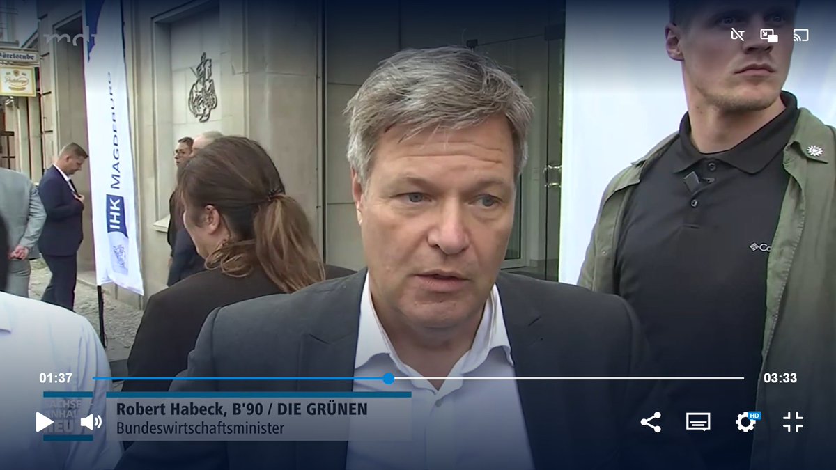 Habeck hört zu, nimmt die Menschen ernst und denkt in Lösungen "Guter Typ"... 

mdr.de/video/mdr-vide…