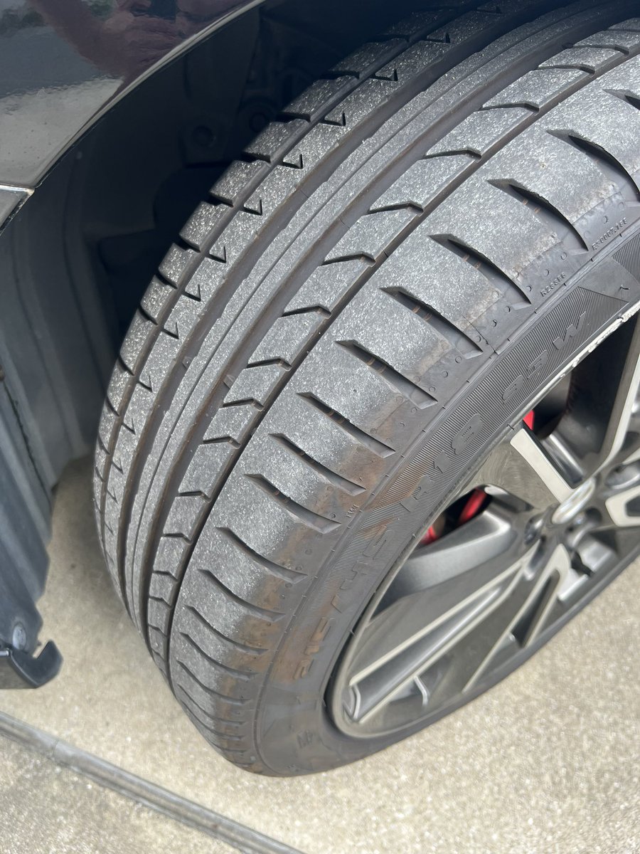 平成27年(2015年)3月
#マツダ アクセラスポーツ15Sツーリング売ります。

53786km
(AT)

車検あり(2025年7月まで)、マツダ正規ディーラーにバッテリー3月程前に新品交換済、に新しいタイヤ(Pirelli Dragon Sport 215/45R18)で800キロぐらい山です。

950,000¥
詳細はDMでお願いします🙇
#車売ります