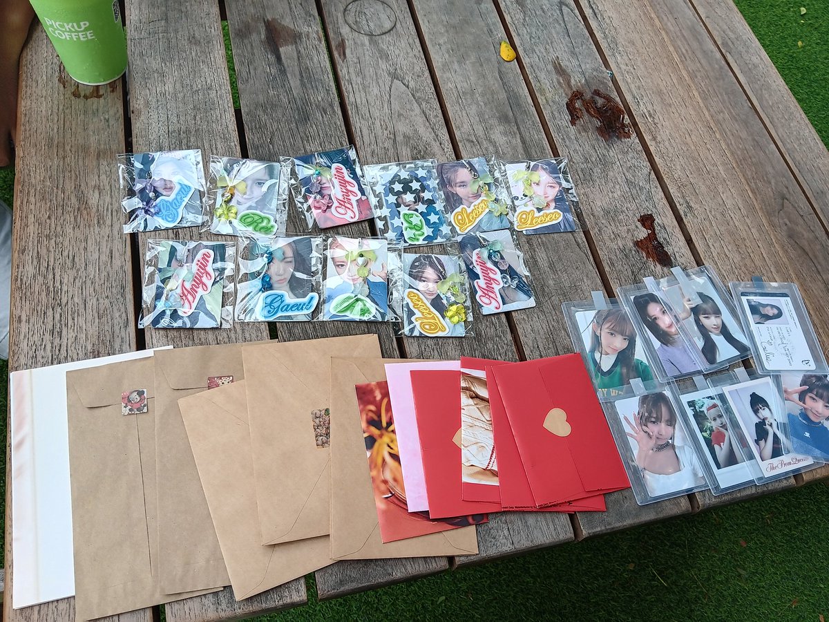 hiii everyonee, dito po ako sa may pick up coffee near church and maax ^^ kindly approach lang us po.

im wearing pink &amp; white dress ♡