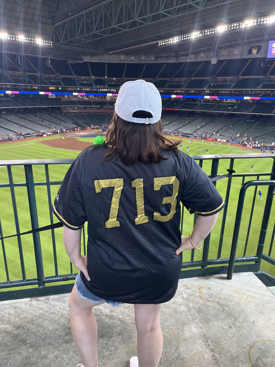 KiraBethDelgado's tweet photo. Back to back Fridays of baseball! Ended the trip to Indiana with the Evansville Otters game and returned to Houston with an Astros win! @OLE_Leopards  #LeonardLeopards https://t.co/xAsB5xcMxv