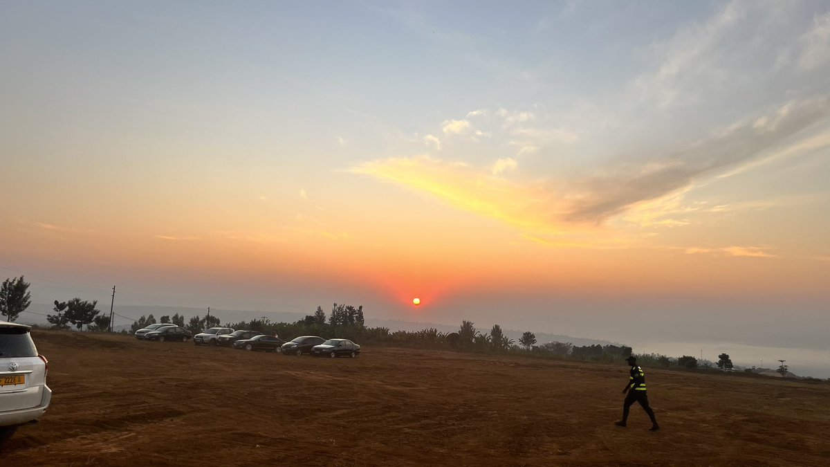 antale's tweet photo. 🟥⬜️🟦 #FPRonTop Karame Mungeri we .. the sun rises on #Gahanga #ToraKagame2024 https://t.co/I2dhqeuMm5