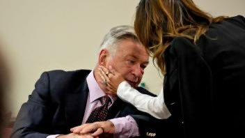 Roybattyforever's tweet photo. La justicia ha desestimado el caso contra Alec Baldwin por la muerte de Halyna Hutchins durante el rodaje de “Rust”

¡Bien por él! https://t.co/Anwy5QVB7R
