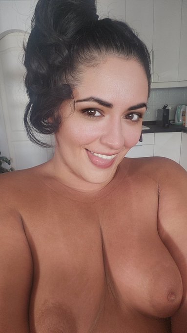 Join me live!  Only 2 days to vibe me in 🇪🇸 Follow me and my holes&hearts;️💛&hearts;️🫶👐🤟👇 https://t.co/JZwiGepLXi<a href="/tag/live"class="tags"><span>#live</span></a><a href="/tag/online"class="tags"><span>#online</span></a><a href="/tag/naked"class="tags"><span>#naked</span></a><a href="/tag/ass"class="tags"><span>#ass</span></a><a href="/tag/horny"class="tags"><span>#horny</span></a><a href="/tag/gravity"class="tags"><span>#gravity</span></a><a href="/tag/nfsw"class="tags"><span>#nfsw</span></a>