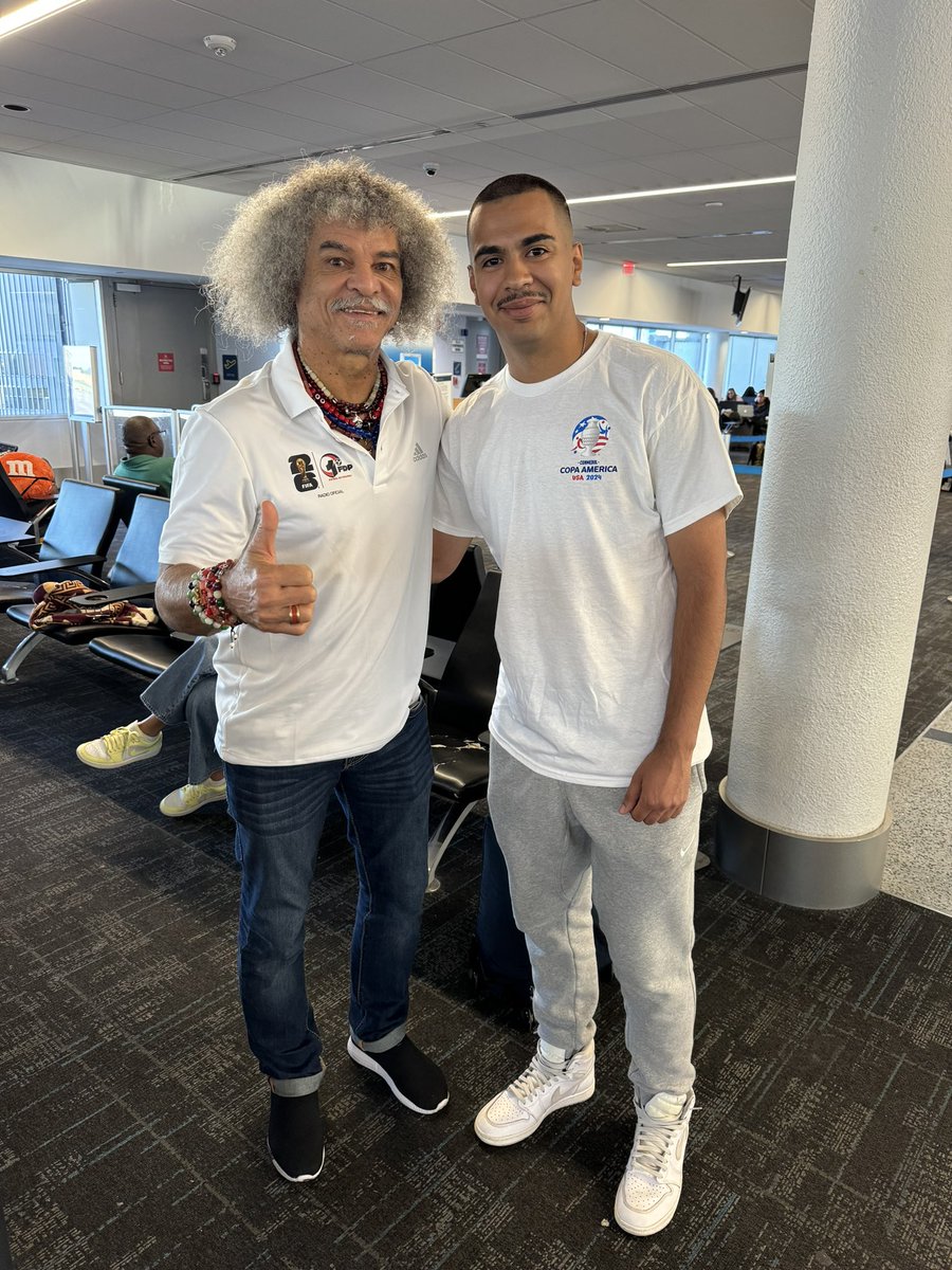 runstayfocus's tweet photo. @tdragons345 @DiegoCali14 Game went well! Ran into Colson Montgomery (Chicago White Sox’s #1 minor league prospect) &amp; then ran into Carlos “Pide” Valderrama!🇨🇴 https://t.co/4cgsBg8s7i
