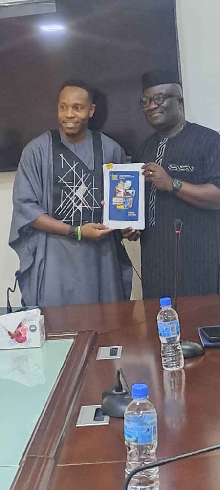 Chief Minister Presents Tripartite Report to ECSL at State House: The Electoral Commission for Sierra Leone on Friday 12th July 2024 held a meeting with the Chief Minister, who is leading the implementation of the tripartite recommendations at State House. #StateHouse