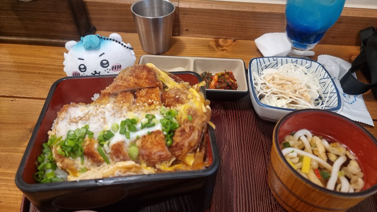 데쿠 생일 축하 기념 돈가스덮밥 먹기🥰 생카도 넘 아름다왔다........생일추카해 이즈쿠🥳🥳