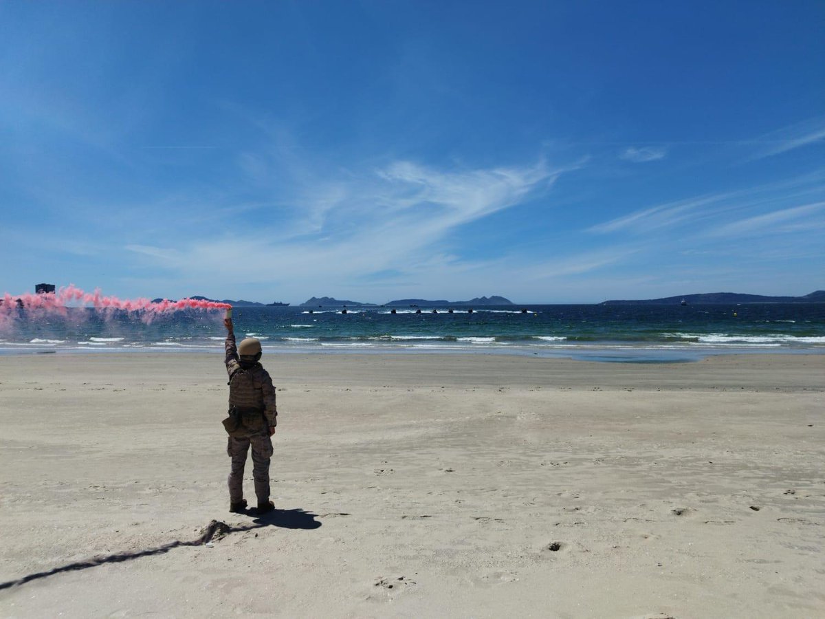 35.700 personas nos han visitado a bordo de los buques del Grupo #Dédalo24, y otras 50.000 han disfrutado en directo en la playa de Samil de la exhibición anfibia y aeronaval.

Muchas gracias por acompañarnos Vigo!!