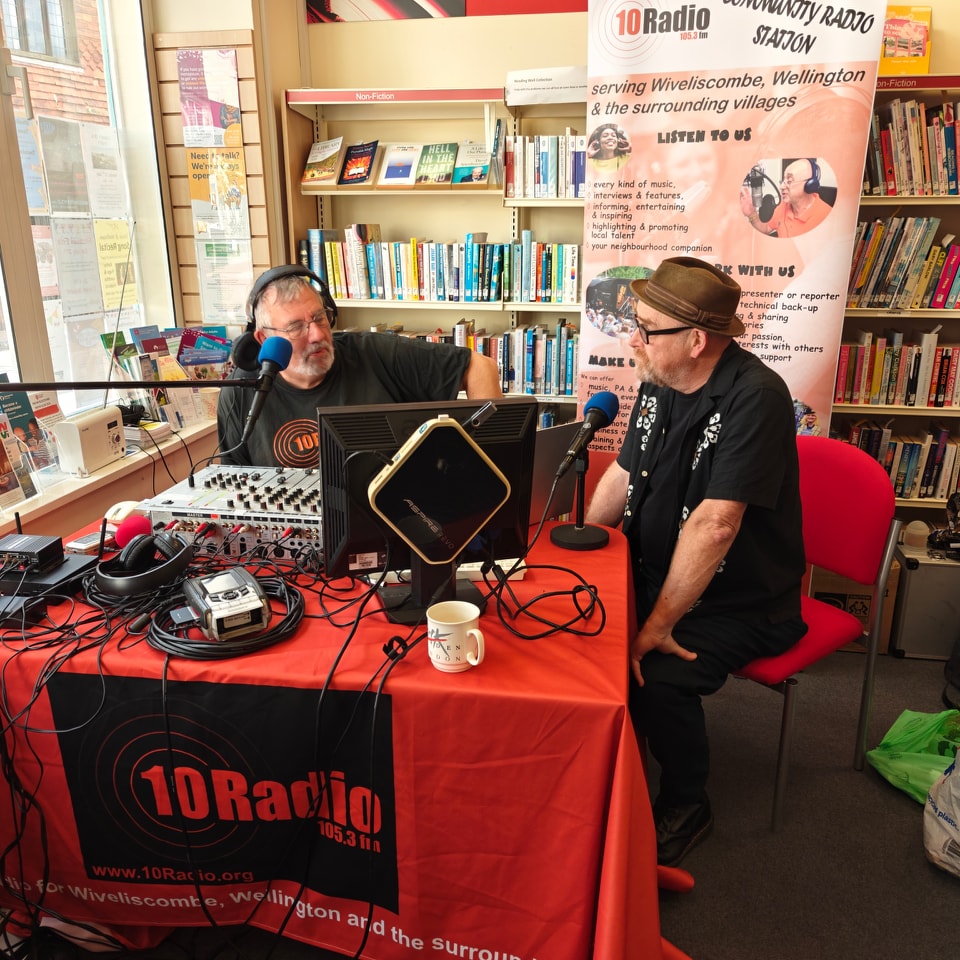 10RadioCIC's tweet image. Andrew talks to @VicLlewellyn about his new one man show, coming to the Town Hall later this year.

10radio.org - apps - 105.3fm

#10radio #CommunityRadio