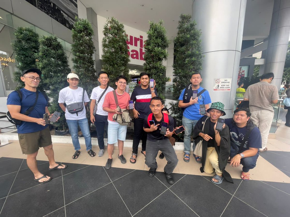 Dachril_L's tweet photo. Pokemon Go Fest Sabah Malaysia with my awesome community. This is 2nd round. 1st round there's around 30 of us. 

@NianticLabs  @PokemonGoApp

#PokemongoFest2024 #PokemonGoRaids 
#PokemonGoSabah 
#PokemonGoMalaysia https://t.co/QeKkG0q27w