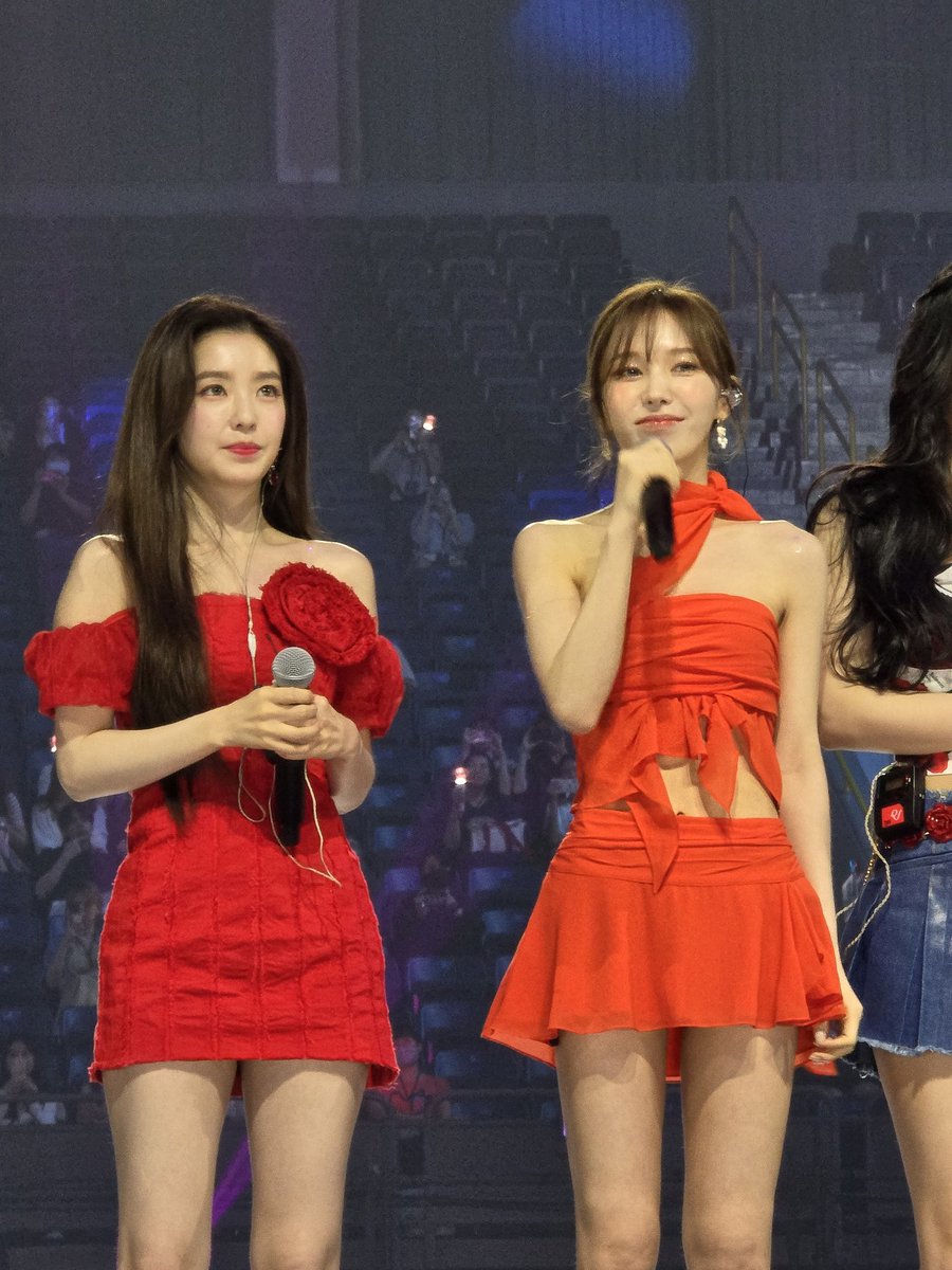 Reveveve801's tweet photo. 20240713 K-Mega Concert in Kaohsiung

#레드벨벳 #RedVelvet #紅貝貝 #Kmegaconcert
#아이린 #슬기 https://t.co/r9uizGVNk6