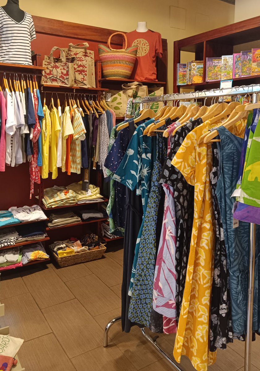 Empezamos a sentir muy pero que muy cerquita las #vacaciones de verano! 🏖️

🌞Cerramos en agosto, pero hasta entonces nuestra tienda de #ComercioJusto abre en su horario habitual 

L-V De 10:00h a 14:30h y de 17:30h a 20:30h.
S: De 10:30h a 14:30h

¡Te esperamos en Gaztambide 50!