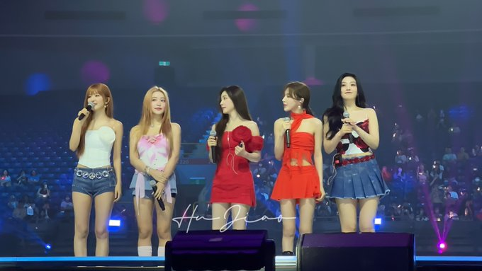 seurrene_'s tweet photo. RED VELVET ??!!! https://t.co/P9WUC7CaRH