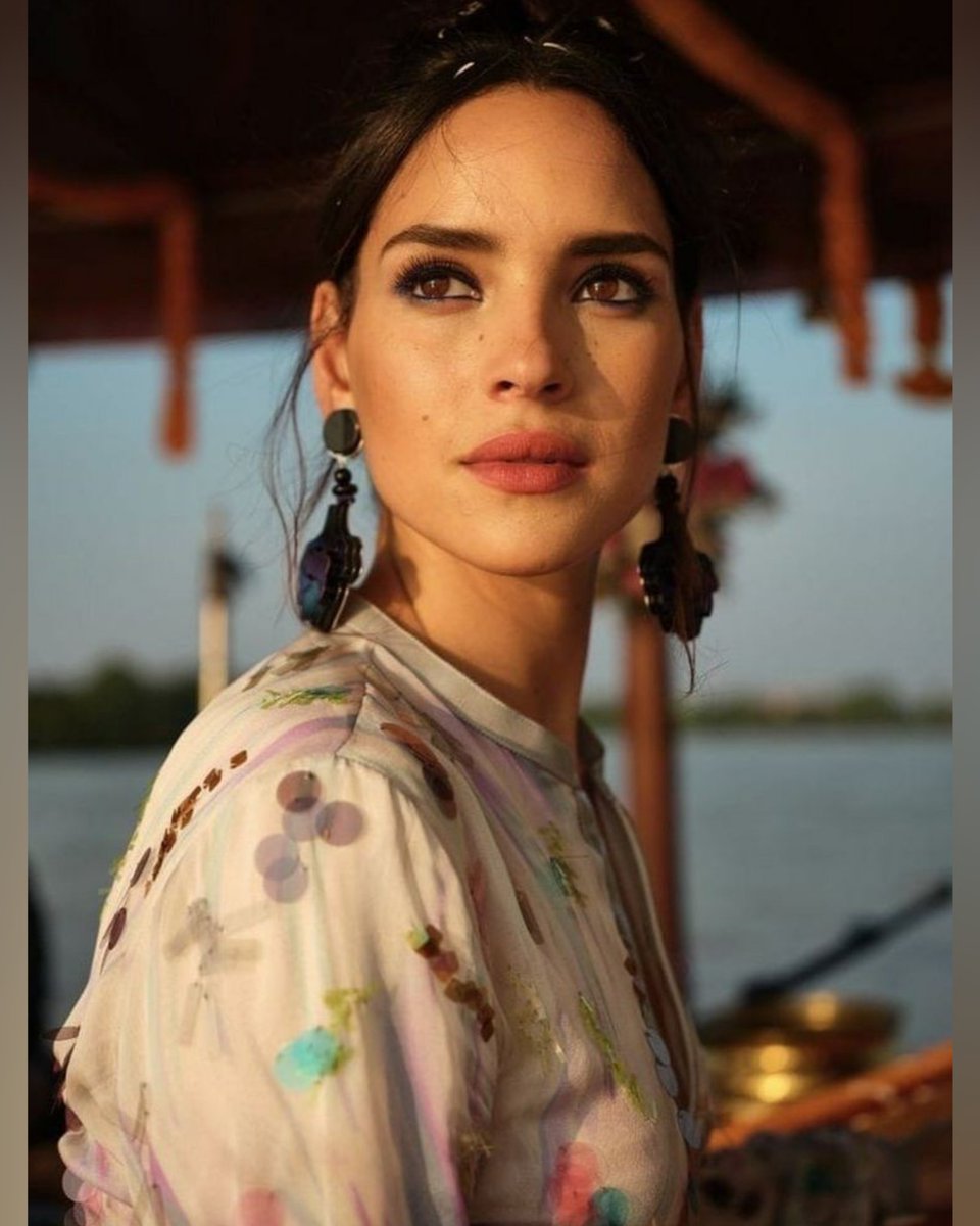 emgot88's tweet photo. Update at the cast of Amazon #Criminal : #AdriaArjona ✨️
#EmiliaClarke✨️ #GusHalper #CharlieHunnam @PrimeVideo https://t.co/l9xWfdFbop