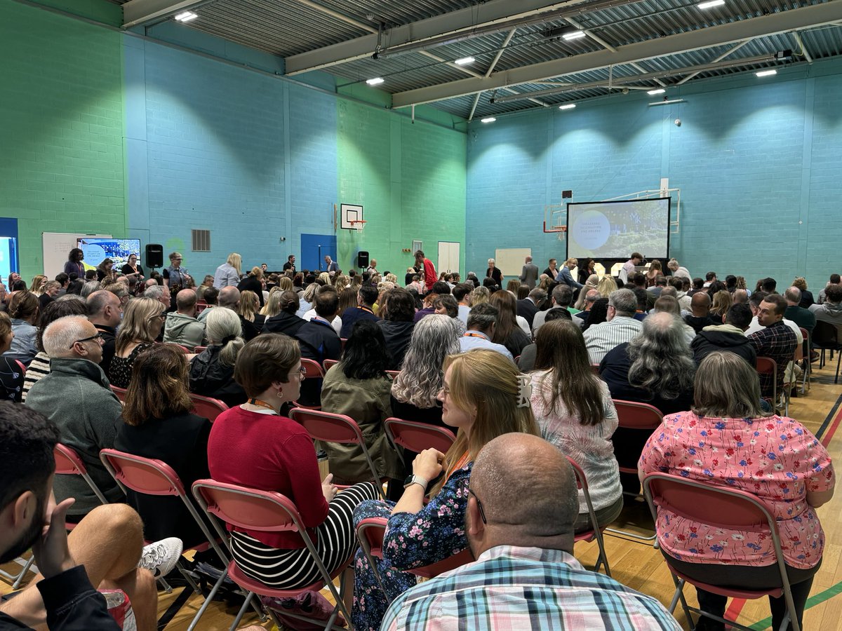 Arv_Kaushal's tweet image. Brilliant celebration day at @MKCollege 🎉

It’s not the ‘end of the year’ for many of our teams, but it was a great opportunity to celebrate how we live our our values of Respect, Innovate, Excellence, Integrity, Inspire &amp;amp; Belong ♥️

Well done to all the award winners 🥳