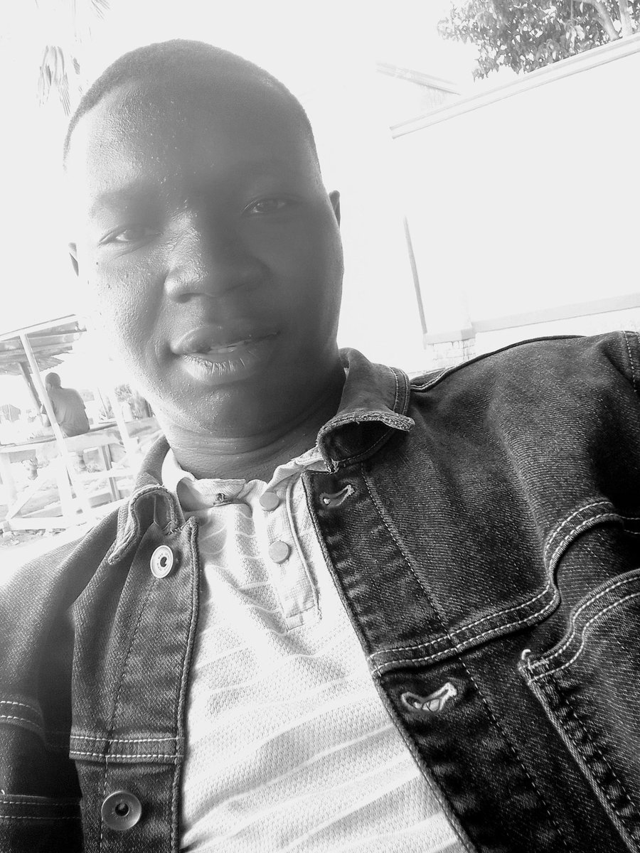 Us the broke guys have arrived here 
Saturday close that laptop ur boss won't fire u🤣