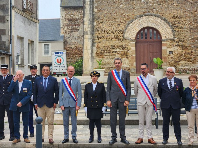 🇫🇷✨ Ce matin, aux côtés des élus, le défilé du 14 juillet au Lion d’Angers avec le 2 <a href="/C2ermat/">CDC_2eRMAT</a> , la <a href="/Gendarmerie_049/">Gendarmerie de Maine et Loire</a> et les <a href="/SDIS_49/">Sapeurs-pompiers de Maine-et-Loire - SDIS 49</a> du lion d’Angers ! Ensemble, célébrons les valeurs de la République, le patriotisme et notre histoire commune. Joyeux 14 juillet à tous! 🎉