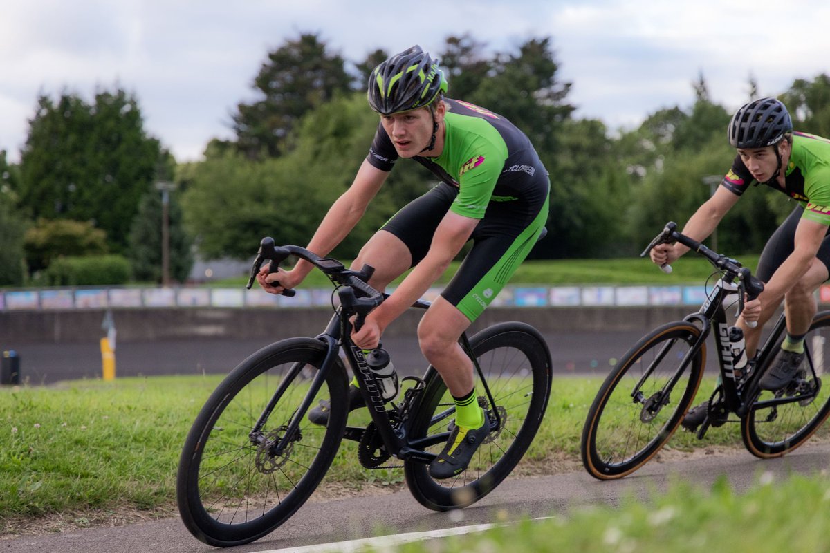 cardiffjif's tweet image. Rapid Jack Hastings with another win in the Cardiff City Crits E123’s this week to take the overall series crown 👑 🚀 🔥 

Thanks @CardiffAjaxCC for organising, we know the work that goes in🙏 Top photos again Jack Longley 👏📸 #crit #critracing #grassrootsracing