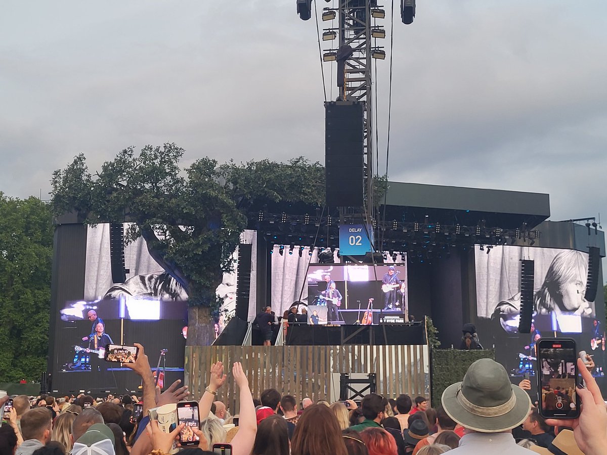 Lucie Bickerdike (@luciebickerdike) on Twitter photo Shocked and disgusted that <a href="/BSTHydePark/">BST Hyde Park</a> has plonked 2 enormous VIP bars right in the way of everyone in GA's view. We've only spent £100 a ticket so f*ck us, right? We don't need a view of the stage. Took my mum for her bday and this was our "view". Thousands in GA affected. Vile Shocked and disgusted that <a href="/BSTHydePark/">BST Hyde Park</a> has plonked 2 enormous VIP bars right in the way of everyone in GA's view. We've only spent £100 a ticket so f*ck us, right? We don't need a view of the stage. Took my mum for her bday and this was our "view". Thousands in GA affected. Vile
