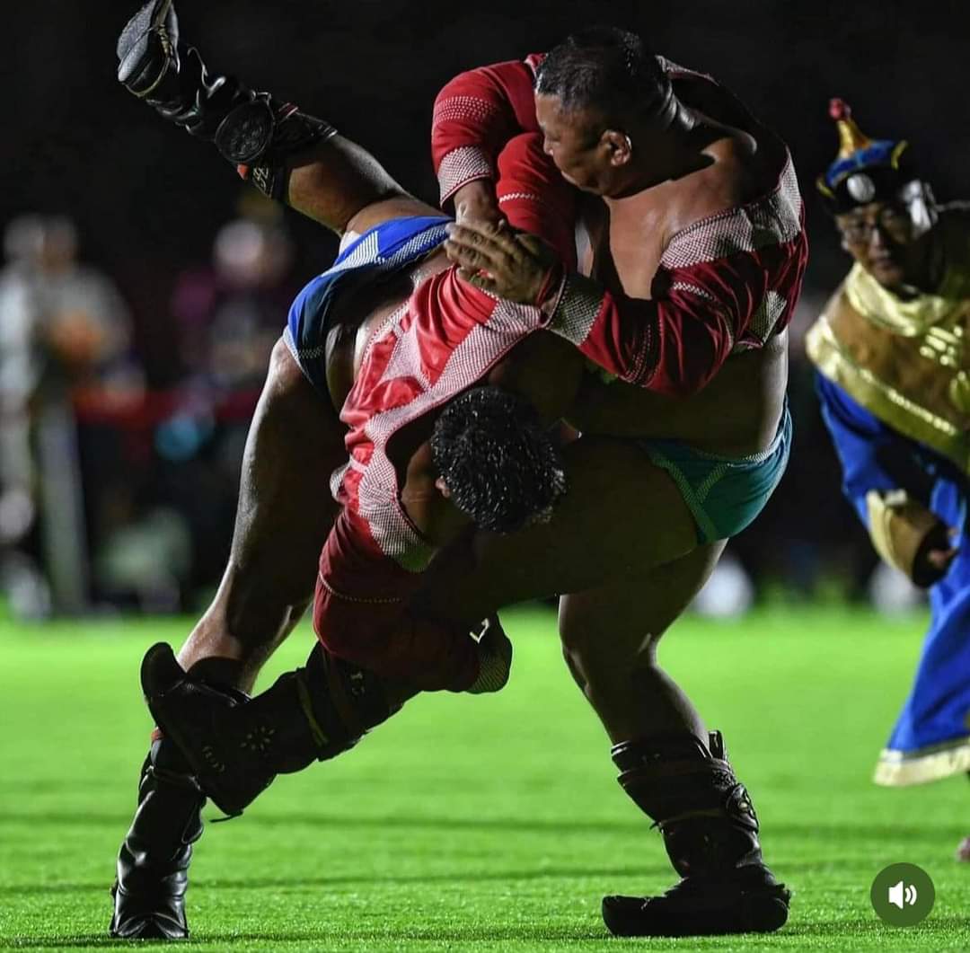 Орхонбаяр өрсөлдөгчөө шатаах зорилготой шилдэх нэрийдлээр хэд хэд цохьлоо мөргөлөө, барилдаанд байдаг л зүйл, Басу шатсангүй, төвлөрөл алдсангүй өөдөөс нь нэг мангастлаа. 
Одоо цагт судалгаа сайн болцон, хэнтэй яаж барилдхуу гэдгээ Басу наадмын өмнө тооцоолцон ирдэг, Орхонбаяртай