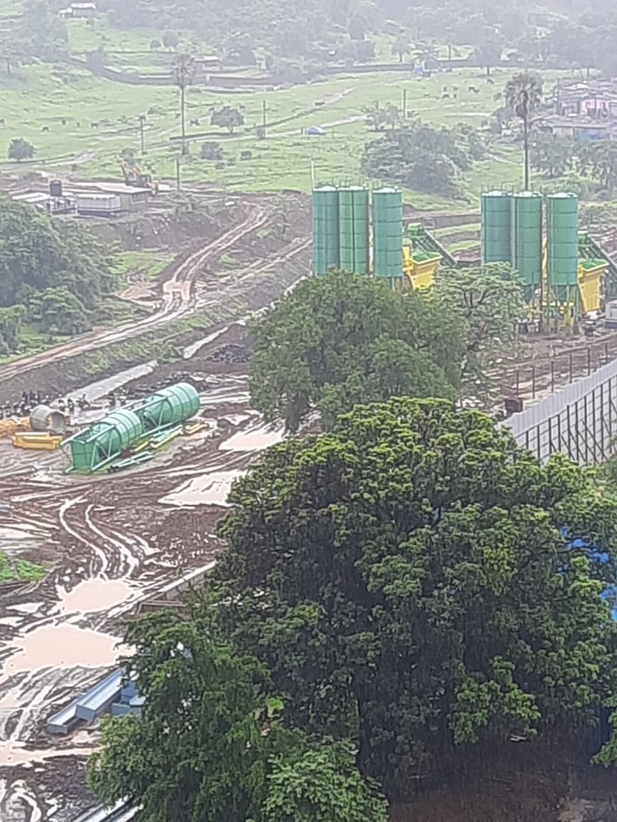 kedarjoshi82's tweet photo. @MMRDAOfficial @PMOIndia @CMOMaharashtra @PratapSarnaik construction of this tunnel is going to put lives of thousands of citizens, students in harm's way since Megha engineers are allowed to setup RMC Plant within meters of residential complexes, schools &amp; colleges. https://t.co/WFxoeoIq5e