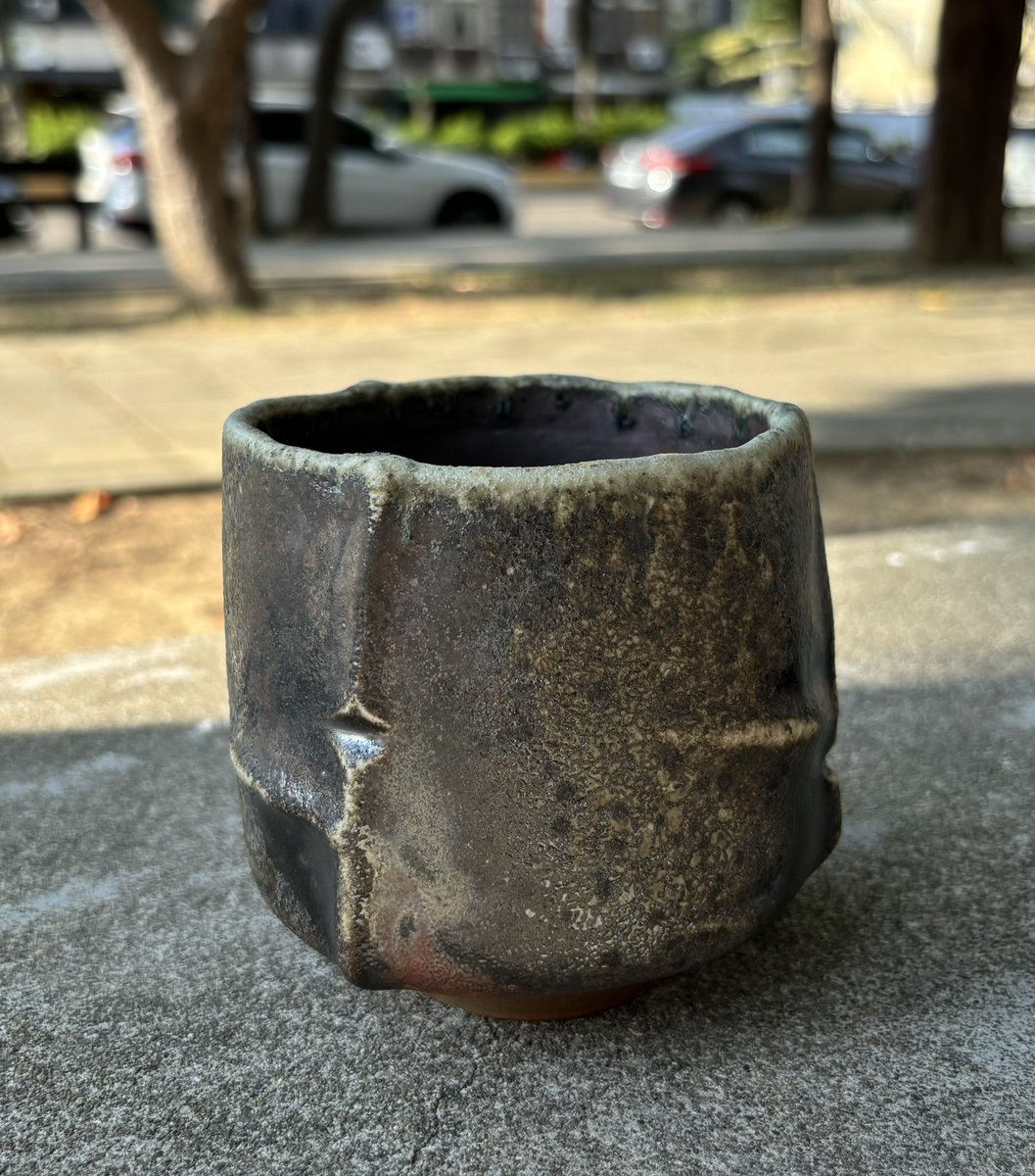柴焼手捏茶碗。
