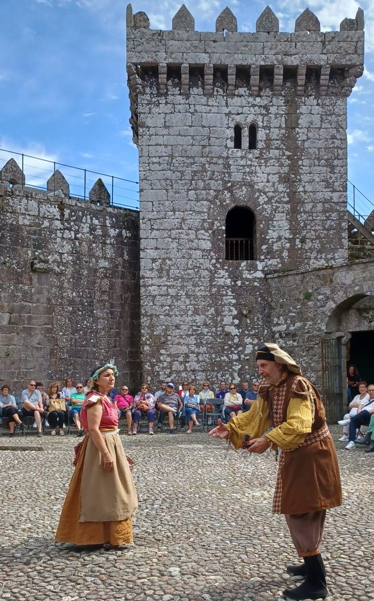De_Vimianzo's tweet photo. VISITAS TEATRALIZADAS | 🏰 Mañá domingo, 7 de xullo, dan comezo as visitas teatralizadas ao Castelo de Vimianzo.

Será ás 🕒 12:00 horas e ás 🕒 17:00 horas da man dos Quinquilláns.

📩 Inscríbete en: https://t.co/3u0xknIUh7 https://t.co/UwITHRQx7q