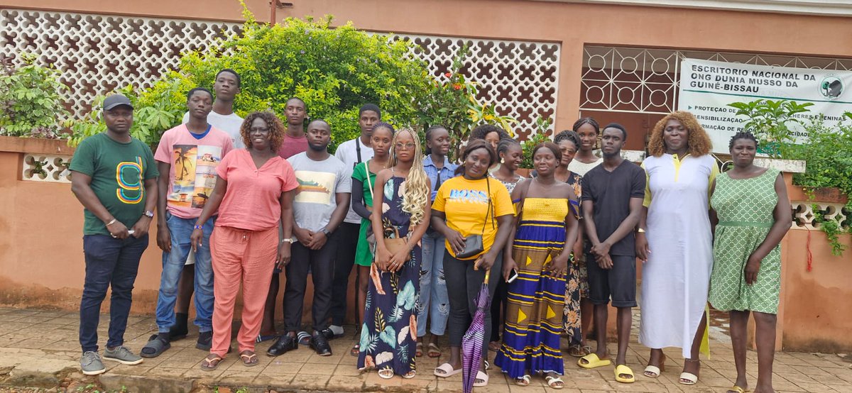 Tras un mes en Guinea Bissau y Senegal, las compañeras de Dunia Musso, han sumado 10 niñas más al "Club das Badjudasinhas", que desde el año pasado escolarizaba a 20 niñas en Bissau. Ahora serán 30 niñas gracias al apoyo de Mundo Cooperante y el Ayuntamiento de Tafalla.