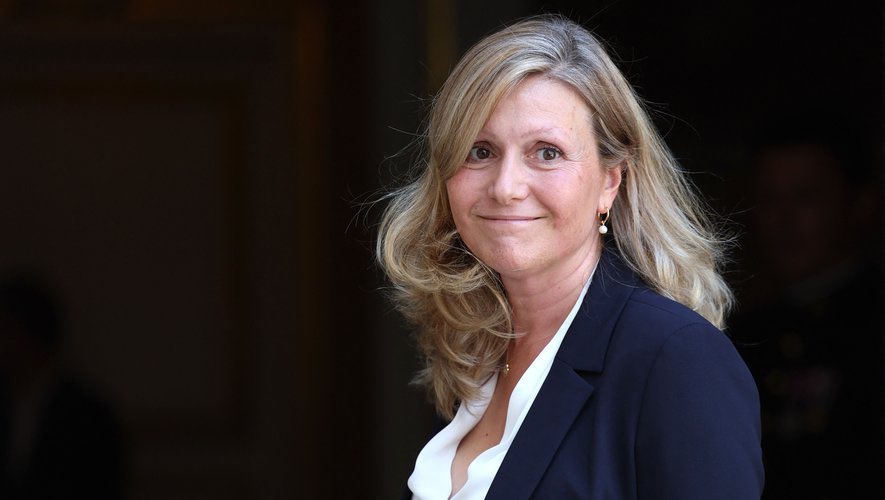 CerfiaFR's tweet photo. 🇫🇷 FLASH | Yaël Braun-Pivet souhaite un accord "tacite" avec le RN pour conserver sa place de présidente de l’Assemblée nationale. Elle aurait eu plusieurs échanges avec son "ami" Sébastien Chenu et souhaite que le RN conserve des postes stratégiques à l’Assemblée. (Le Figaro) https://t.co/IvFbSdKnk1