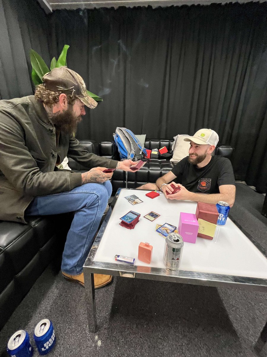 PascalMaynard's tweet image. Don't let your dreams be memes. We did it reddit! 🙌
Eternally grateful for this amazing night with @PostMalone ❤ Such a genuine and talented human.