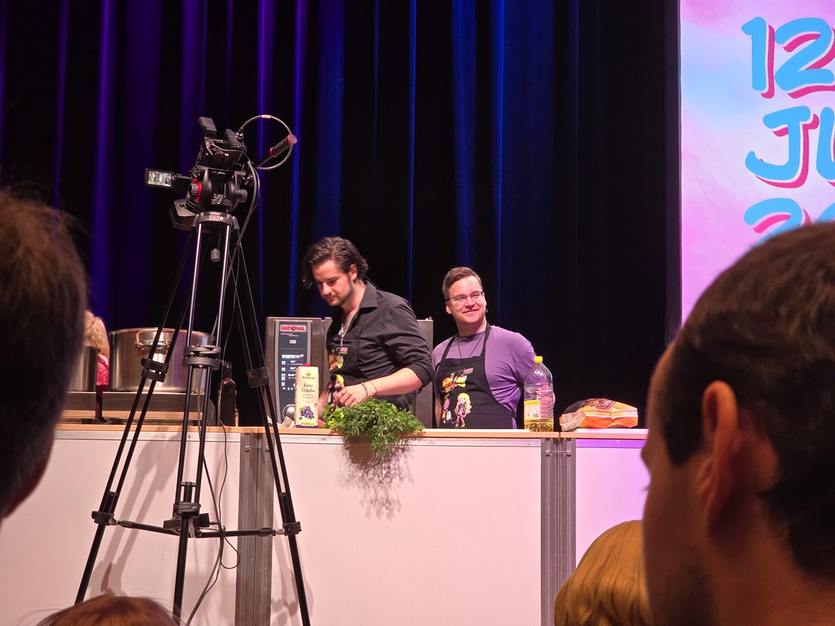 TayAltrus @Dokomi, @ShiroCo, @Animagic (@tayaltrus) on Twitter photo So die ersten Einkäufe sind getätigt, jetzt wirds lecker mit <a href="/vincentfallow/">Vincent Fallow ✫✨️</a> und <a href="/DerVerToni/">Ver-Toni @gamescom</a> So die ersten Einkäufe sind getätigt, jetzt wirds lecker mit <a href="/vincentfallow/">Vincent Fallow ✫✨️</a> und <a href="/DerVerToni/">Ver-Toni @gamescom</a>