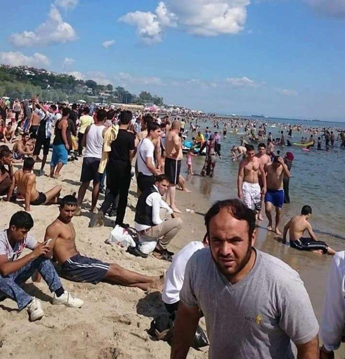 Köpekleri uyutacağınıza bunları uyutun da ülke bir nefes alsın.

 #YasayiGeriCek