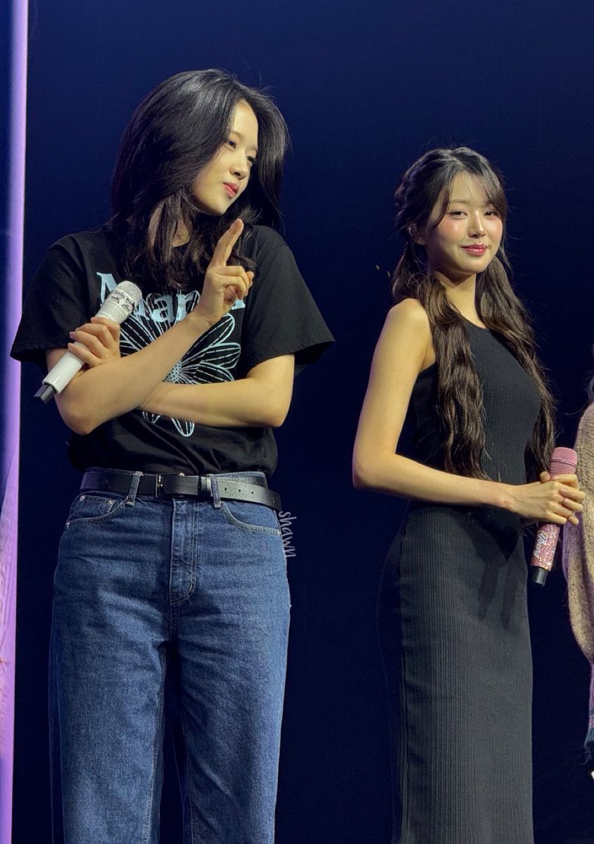 mongum0's tweet photo. 이 사진 왤케 안정감 있고 좋나 생각했는데 
자세히 보면 블루핑크임 https://t.co/gtdGz8oRN1