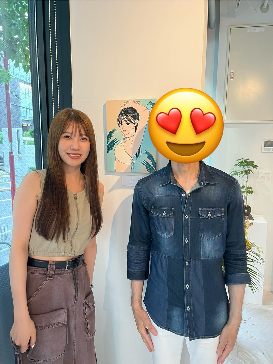 yasu_iwazaki's tweet photo. 今日はヨシフクホノカさんの個展を観に代官山へ。
どの作品もめちゃくちゃ可愛いかった。
それにご本人が美し過ぎた😳。
推しのイラストの前で2ショットまで撮ってもらえて得した気分です🥰。
明日までなんでまだの方は是非👍。
#ヨシフクホノカ
#DRELLA
#KLP48
#YurinaGyoten https://t.co/uwPvKcclPL