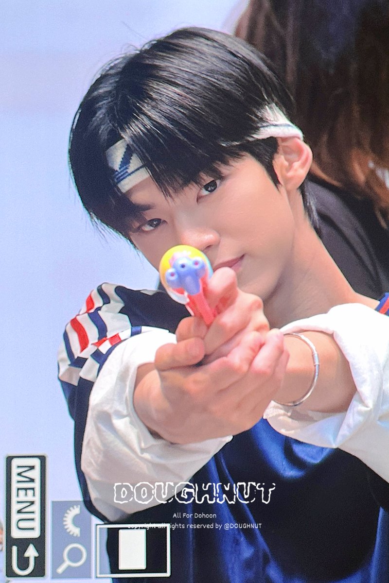 doughnut0130's tweet photo. 240713 케타포 

🔫🔫

#DOHOON #도훈 #ドフン #トゥアス
#TWS #투어스 #247WithUs 
#내가S면넌나의N이되어줘 https://t.co/qXKs7oQCcO