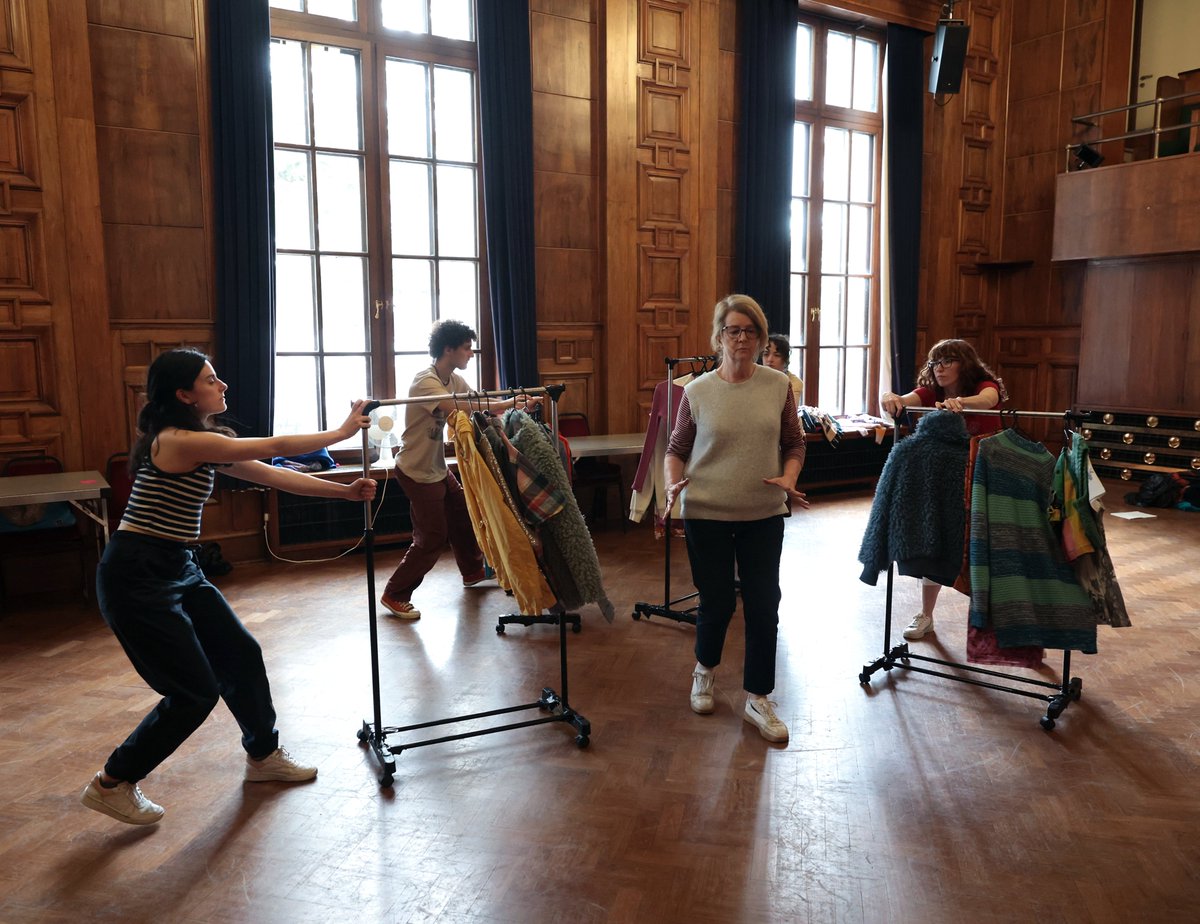 Green Carnation Company tweet media