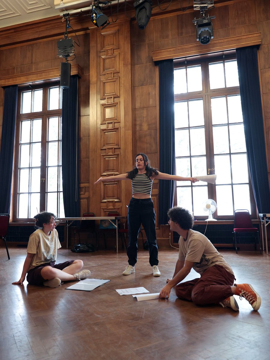 Green Carnation Company tweet media