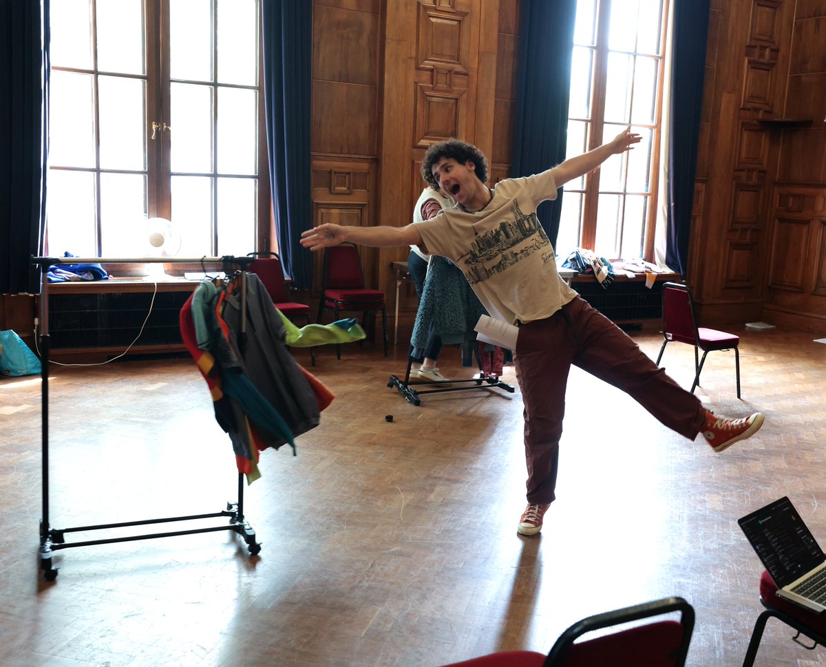 Green Carnation Company tweet media