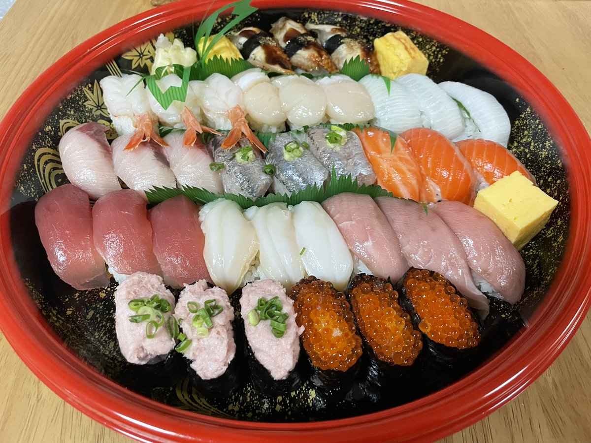 1023ak02's tweet photo. 競馬で勝って食べる寿司はうめぇ… https://t.co/xjdQZMQHhF
