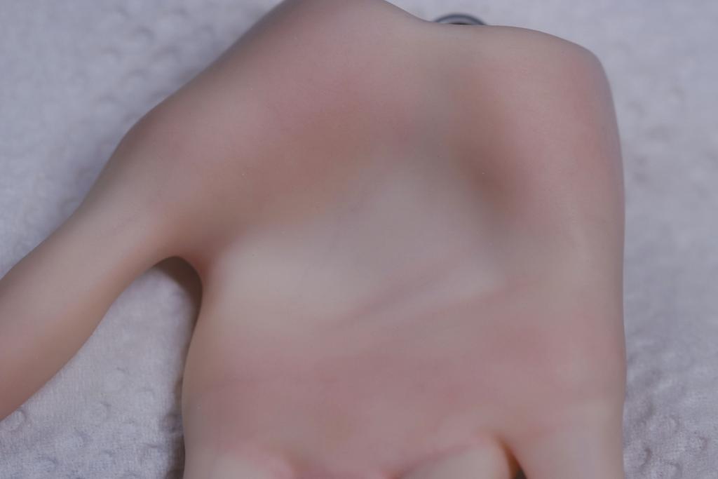 blackjelly_'s tweet photo. 给少年记的手上了妆，给手指上也画了隐约血丝
#sng #BJD https://t.co/hkivYm2boM