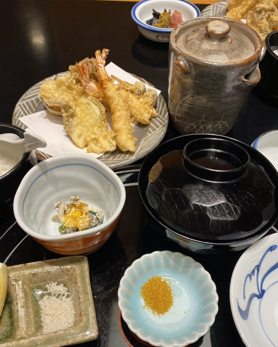 MyE1e's tweet photo. 蒸し暑いですね💦
体力落ちまくり🥵
今から昼ごはん食べて帰ります。 https://t.co/hYmgGKba34