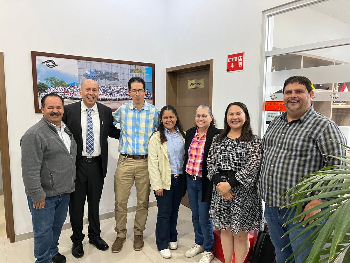 ingmirnamis's tweet photo. Asistí en representación de #NuestroPresidente @luisbarbozanino a la entrega de Preseas Ing. Carlos Orozco y Orozco e Ing. Enrique Dau Flores de la #AMHJalisco, un gran acierto del #ConsejoDirectivo el cambio de formato de esta premiación anual. Felicidades a los galardonados. https://t.co/bII9a8CB0B