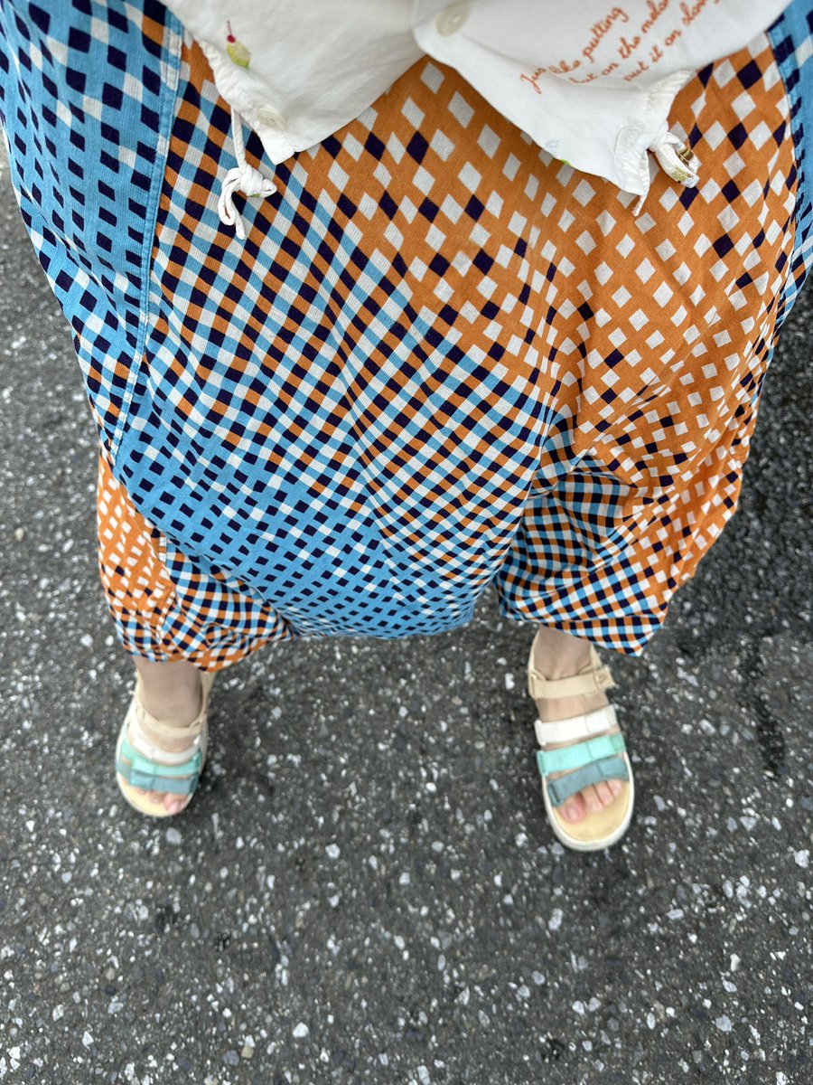 「大阪いた時になんパーで買ったステテコパンツ、穿きやすいしかわいいしで夏の必須アイ」|ハズ🌟4/22OPVRフリュー本のイラスト