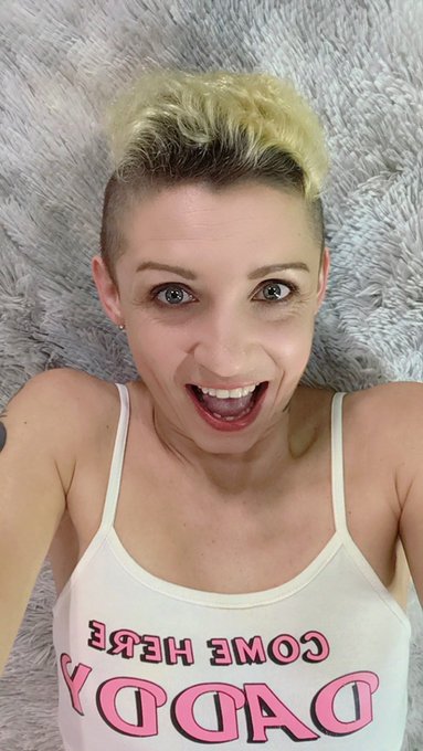 Hey! 👋 How you doing this Saturday? 😉 Don't shy to subscribe me on @fansly and see me naked and fucked<a href="/tag/porn"class="tags"><span>#porn</span></a><a href="/tag/horny"class="tags"><span>#horny</span></a><a href="/tag/nsfw"class="tags"><span>#nsfw</span></a><a href="/tag/slut"class="tags"><span>#slut</span></a><a href="/tag/cumslut"class="tags"><span>#cumslut</span></a><a href="/tag/goddness"class="tags"><span>#goddness</span></a><a href="/tag/fanvue"class="tags"><span>#fanvue</span></a>