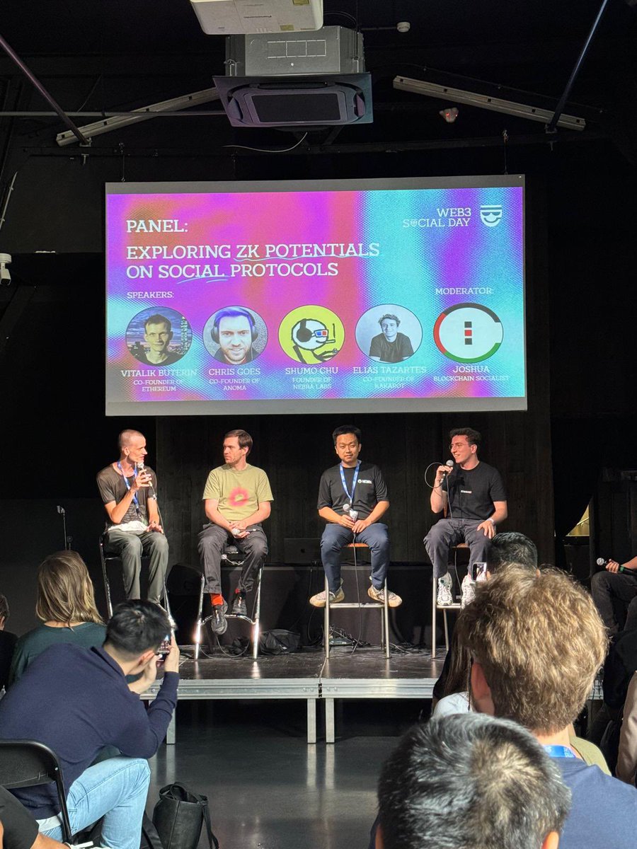 telechatxyz's tweet photo. The Telechat Team was at Web3 Social Day @EthCC Brussels. https://t.co/5IY4uag9Eh