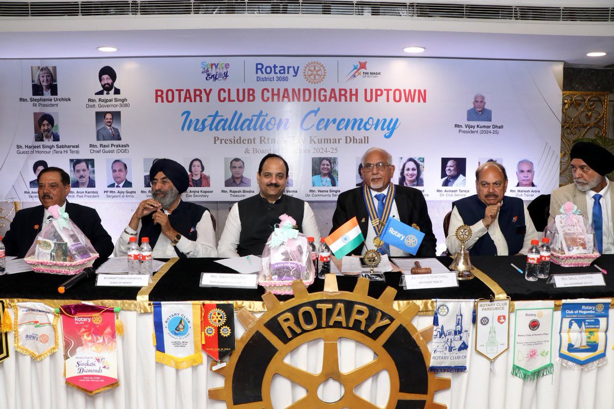 waliakk's tweet photo. @rotary_uptown @rotary_india The installation ceremony of the President Rtn Vijay Kumar Dhall and the board for the Rotary year 2024-25 was held with great enthusiasm on July 11, 2024, at Hotel Aroma, Chandigarh. DGE Rtn Ravi Prakash was Chief Guest at function https://t.co/jMcIMmLyIn
