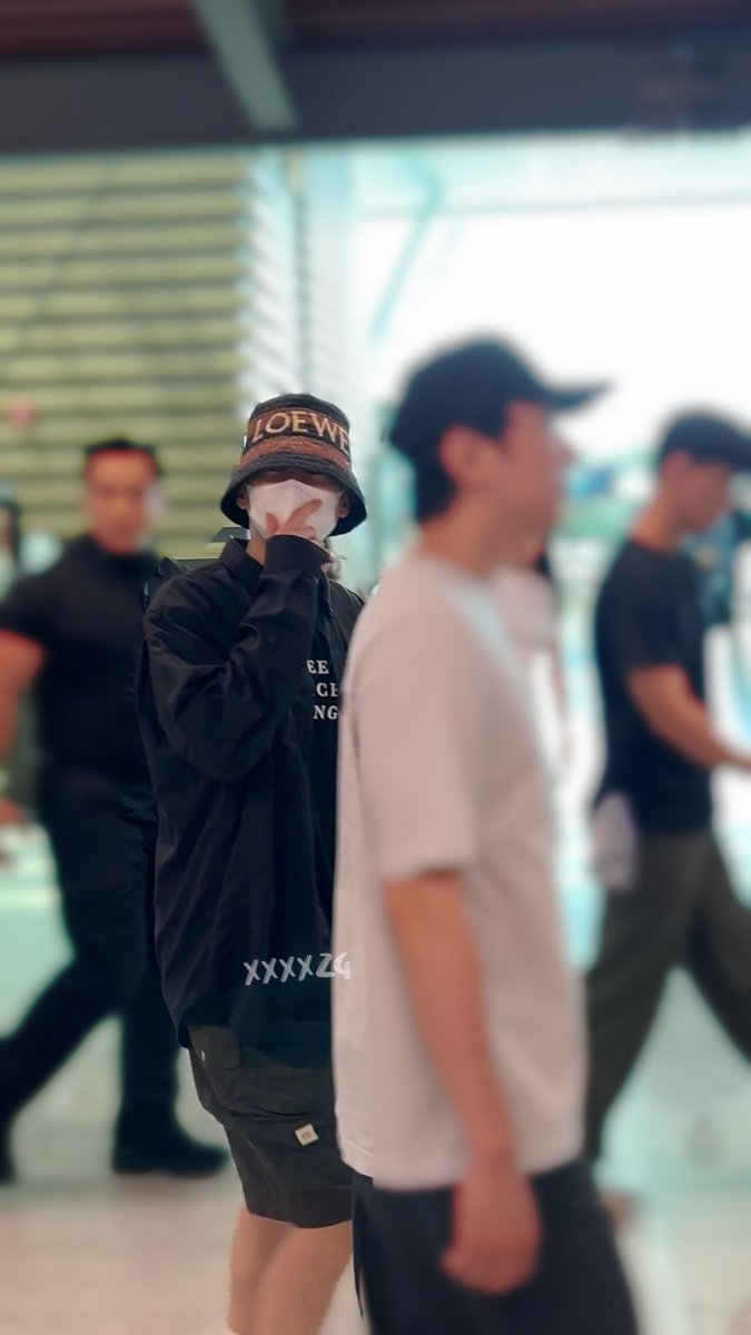 240713 ICN 출국

😊

#은혁 #EUNHYUK 
#银赫 #이혁재