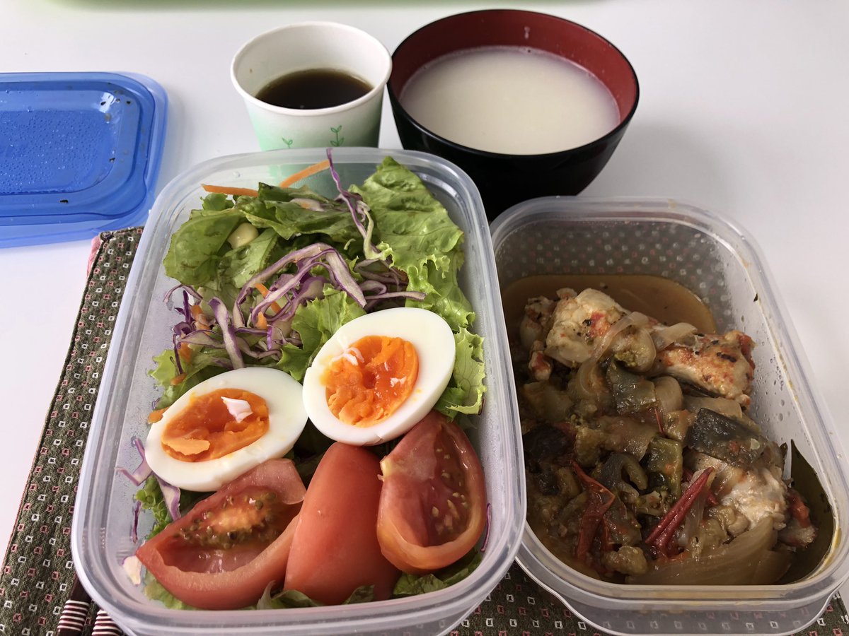 y_mondayfasting's tweet photo. 健康診断終了！体重は去年より0.6kg、腹囲は1.2センチも増えてたけどまあ、許容範囲かな😅健診に付いてたランチはがっつりステーキ。暫く食事量を控えてたからご褒美に。身長が減ってるのは加齢のせい？あと健診の体脂肪は何かの間違いだと思いたい😑だってInBodyの数値と余りにも違うんだもの。 https://t.co/qXgdlyeE4g